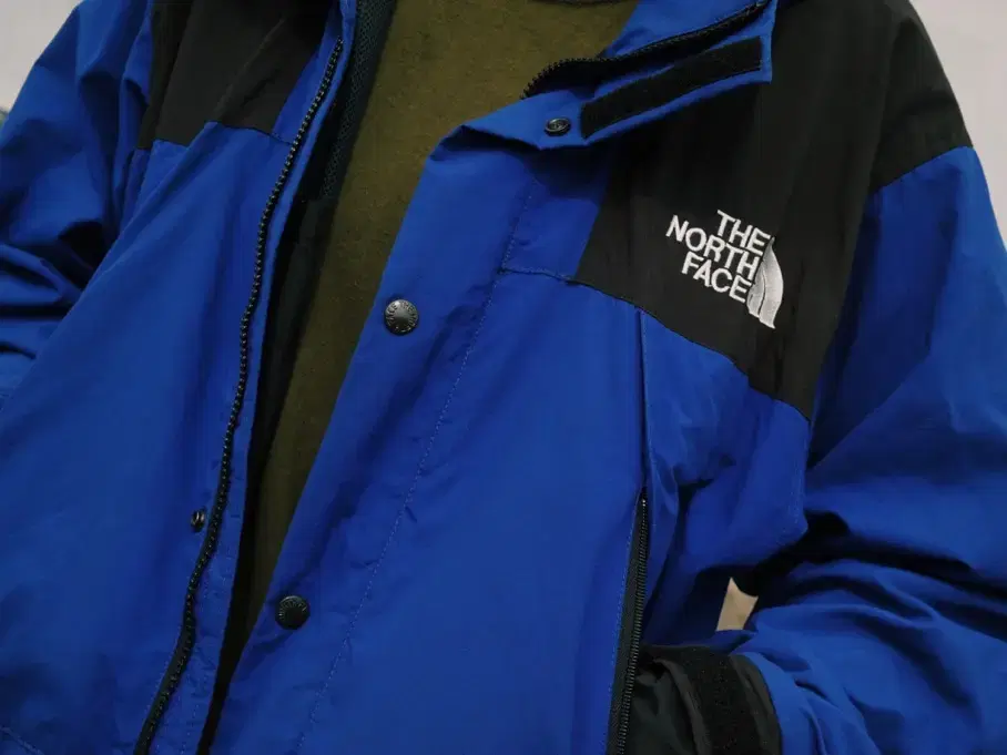 The North Face Mountain Jacket Windbreaker