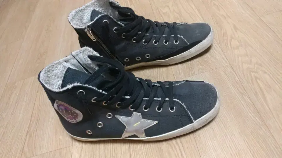 [250] 250 Golden Goose Black Sneakers