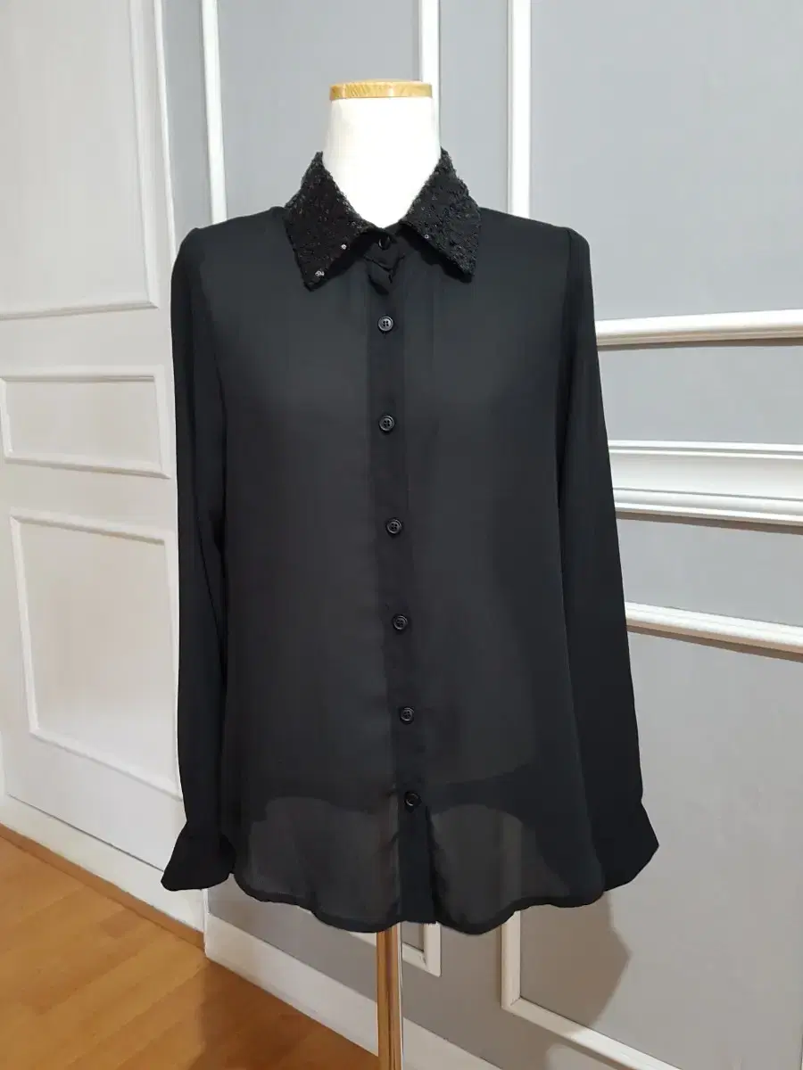 [FREE] kara Sequin Blouse