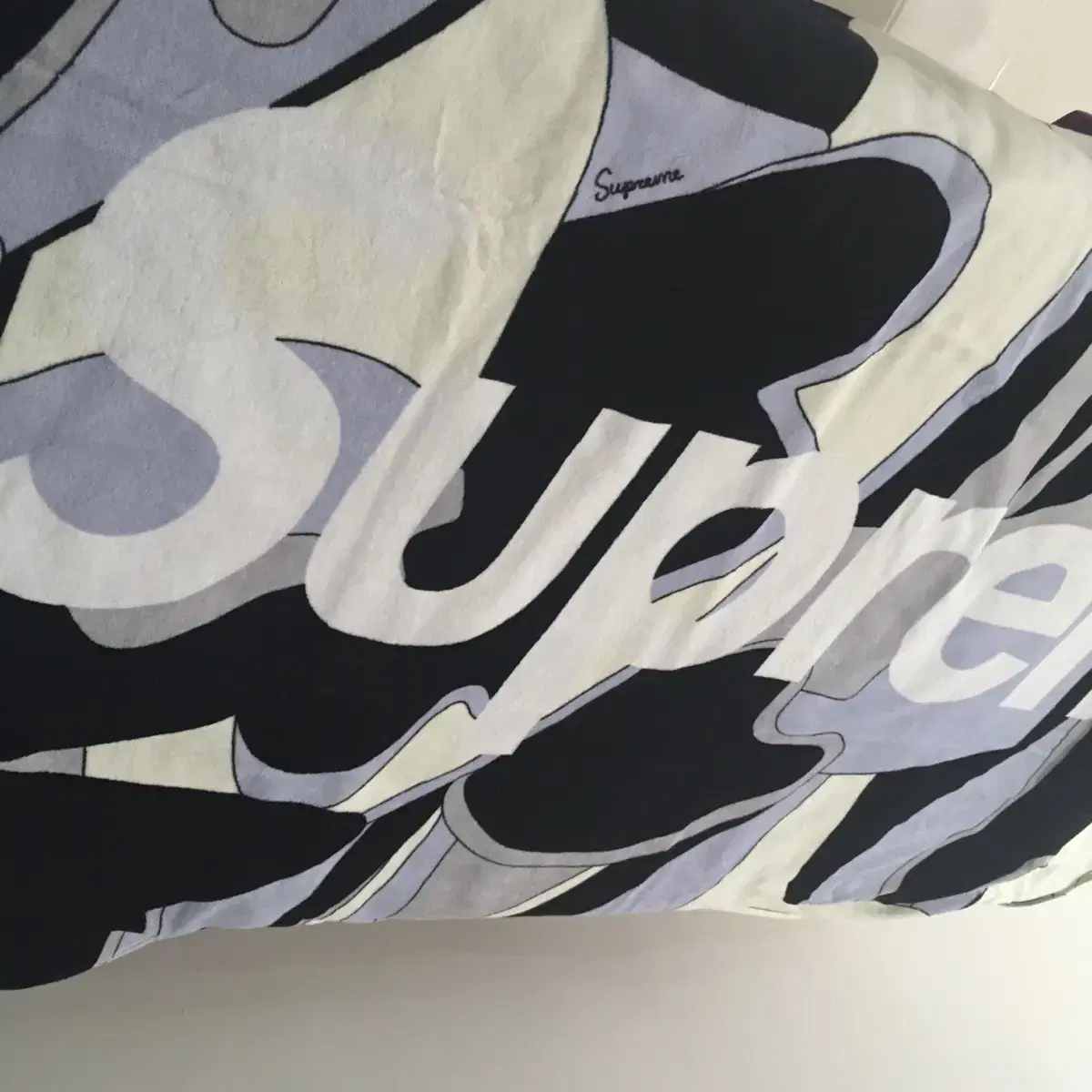 슈프림 앱스트랙트 비치타올 16ss supreme abstract 블랙