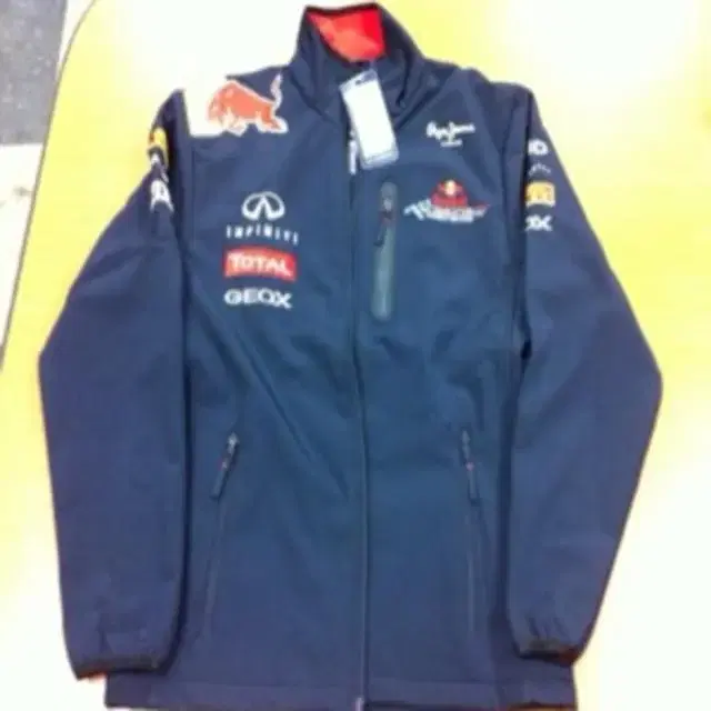 Red Bull Softshell