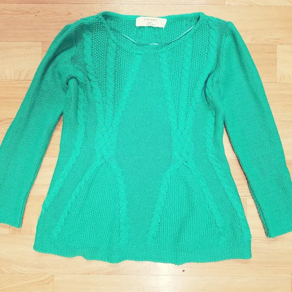 [55] Zara Flare Knit Mint Color, Size 55