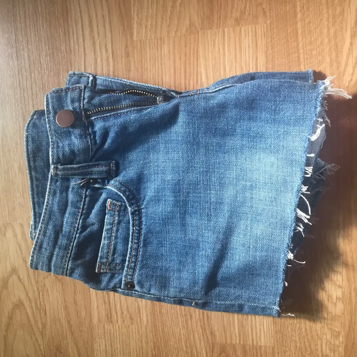 [직장인 생존룩 출근룩] 녹색과 흰색으로 직장 탈출 의도를 표현했다 19년 7월 2주