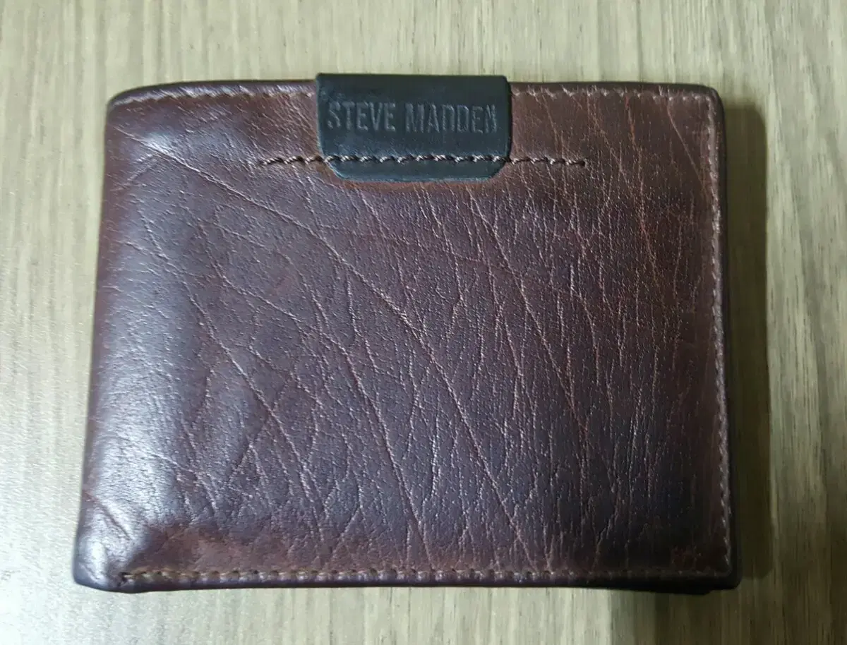 STEVE MADDEN  지갑 ..   5만원에 팝니다..