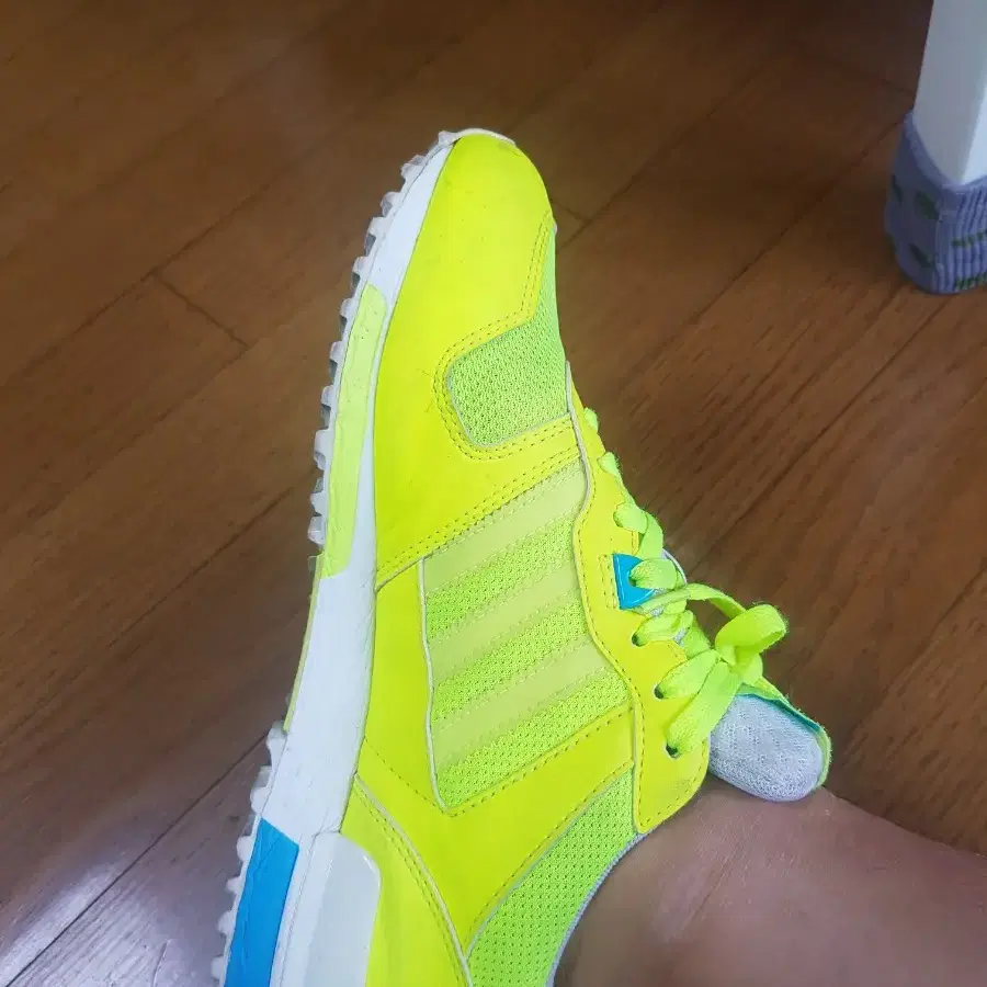 [250] zx700 아디다스 한정판 형광