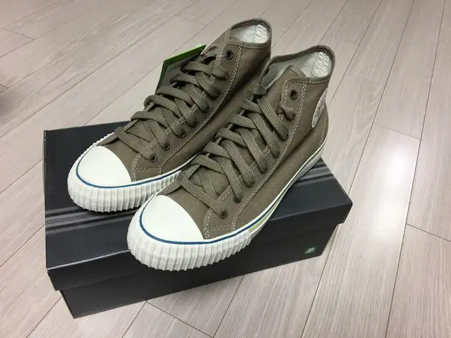 pf flyers 260