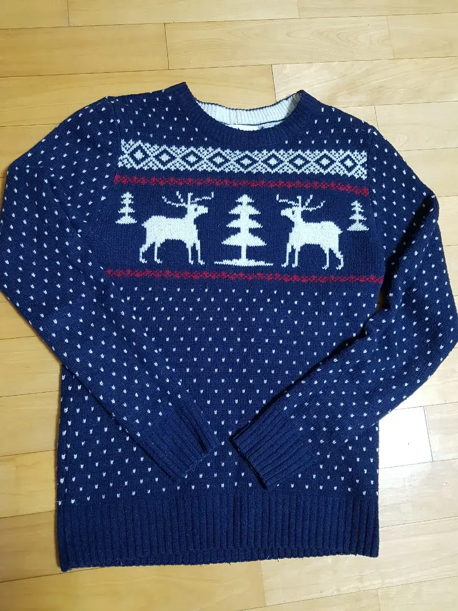 [M] Deer Knit for Sale