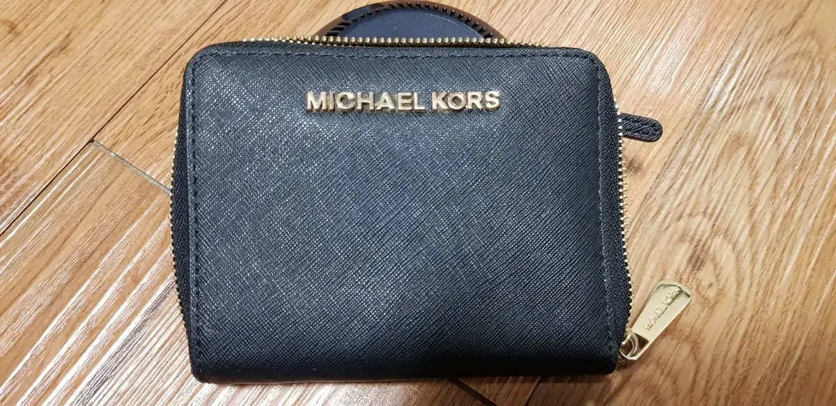 Michael Kors Wallet [Last price change]