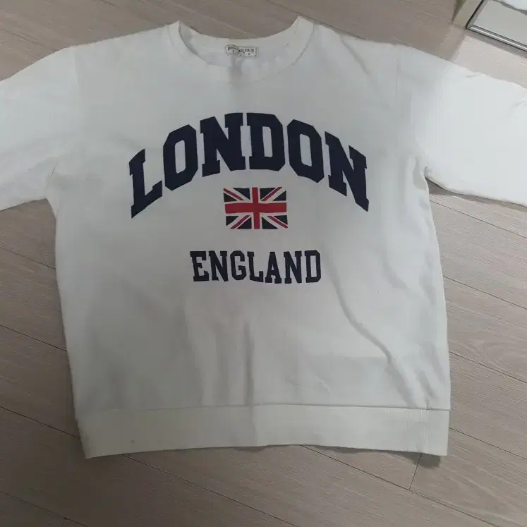 [M] London White Sweatshirt