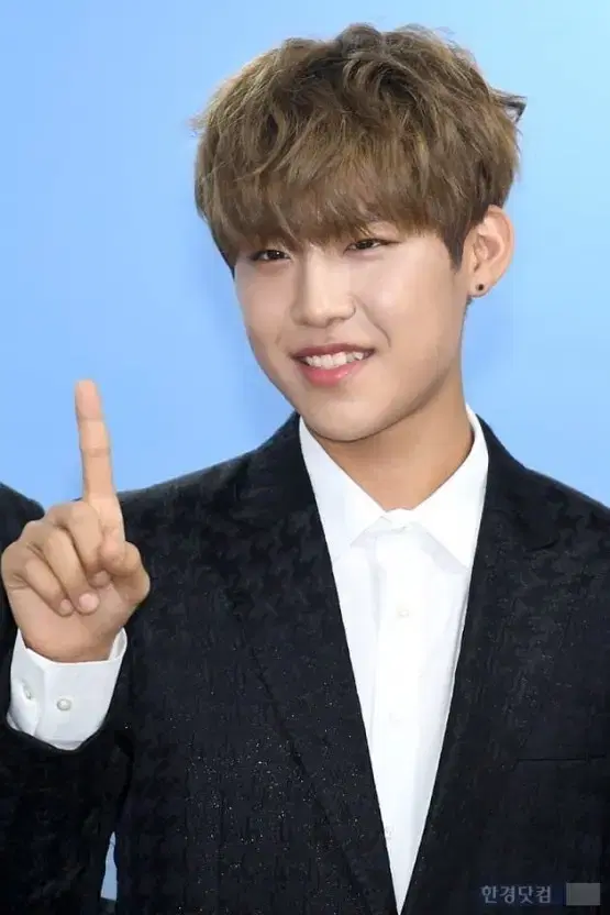 Park Woojin wanna one magazine photocard