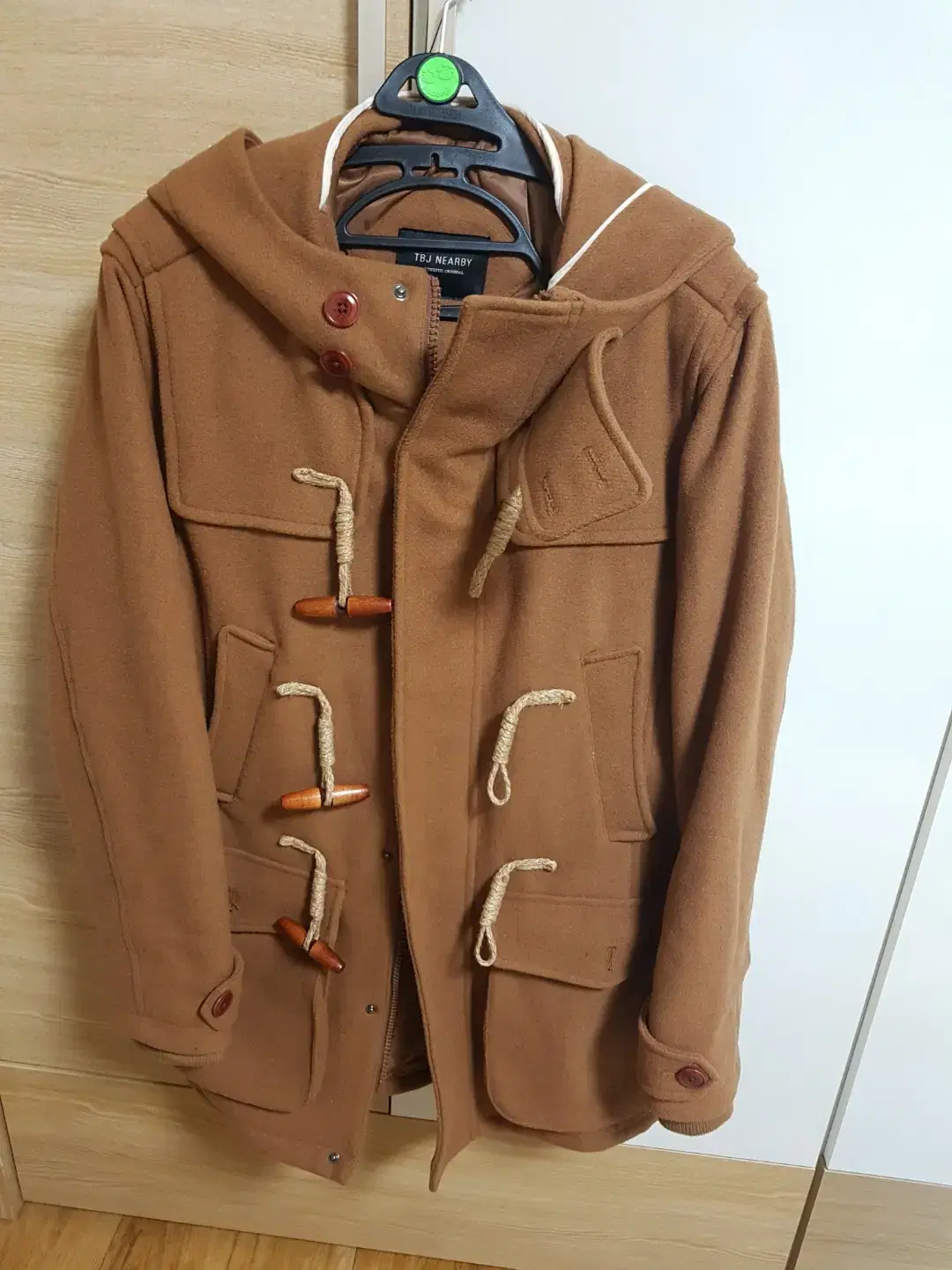 [L] tbj tteokbokki coat L sells.