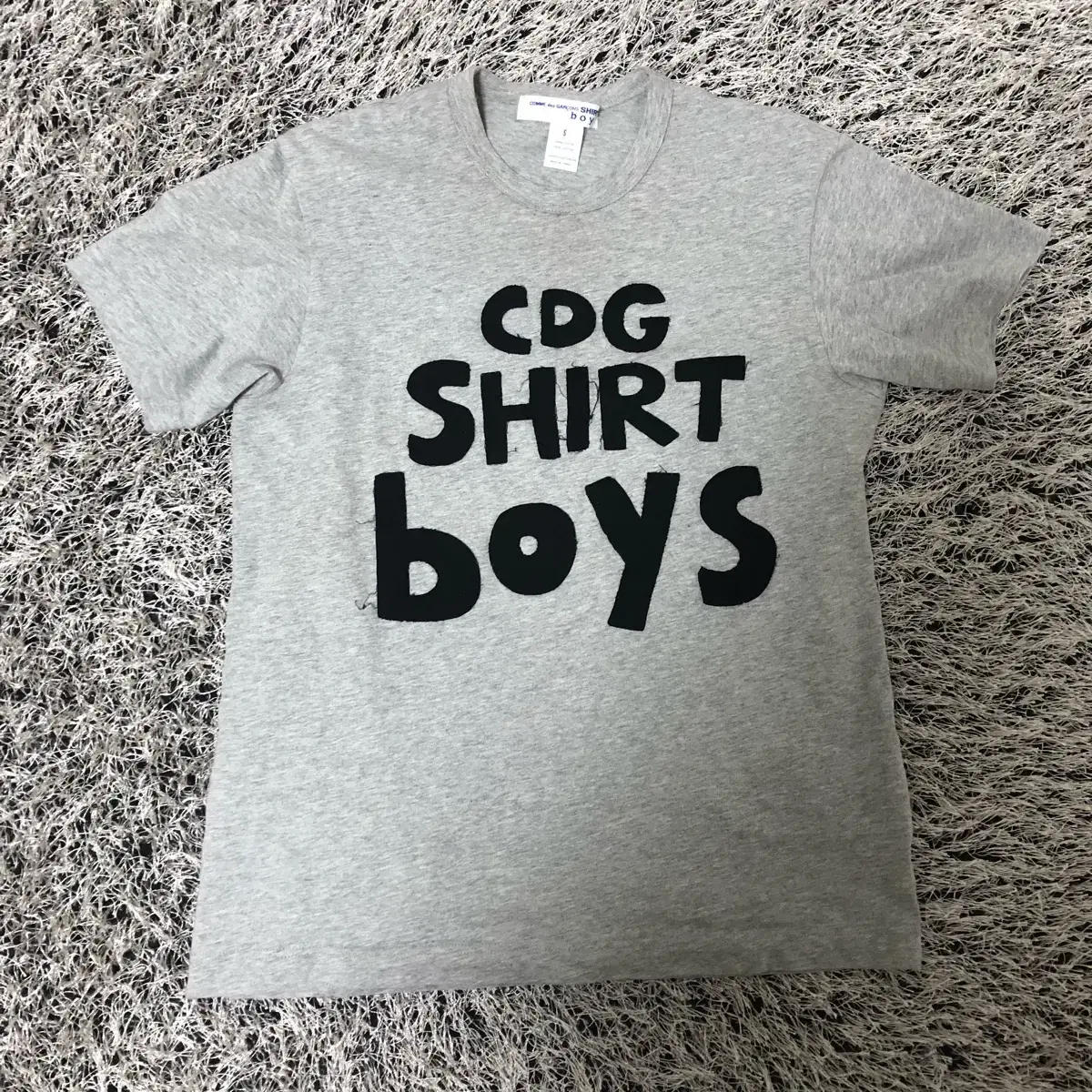 CDG shirt boys Small