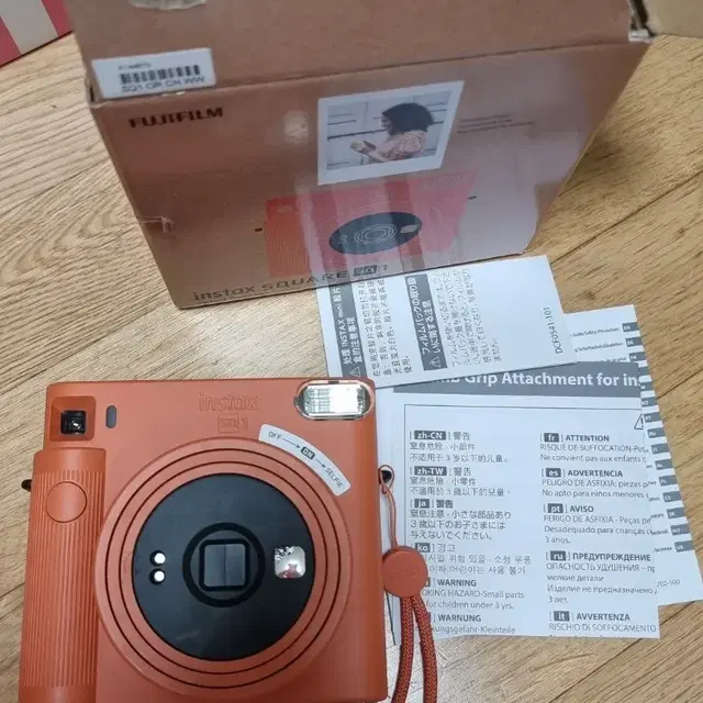 instax square SQ1 주황 필름 카메라