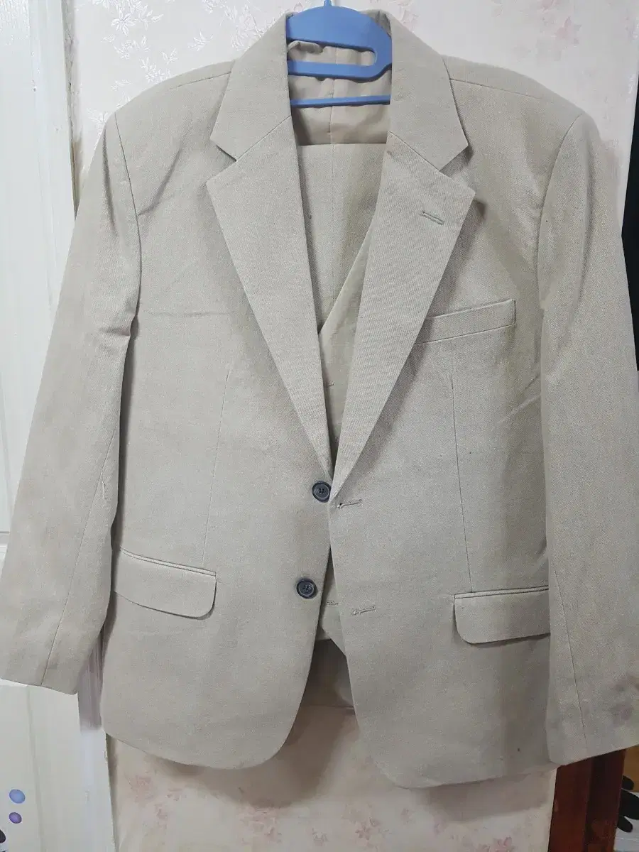 [S] 3-piece beige cotton suit