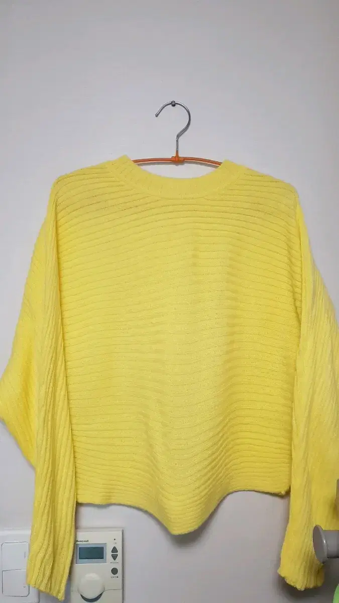 [FREE] Yellow Knit