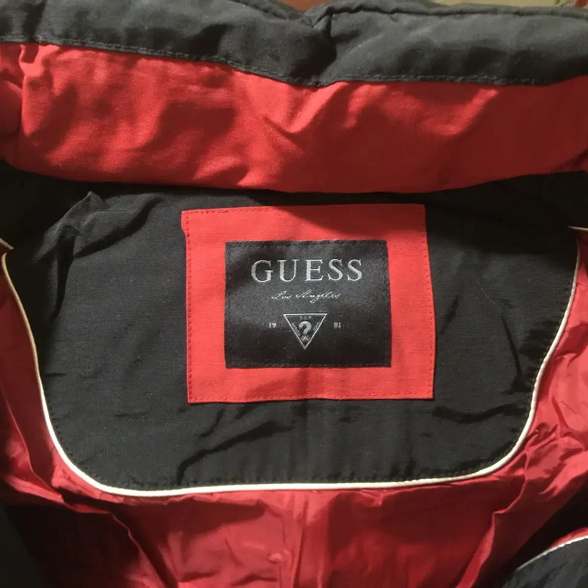 게스 GUESS 패딩 L사이즈