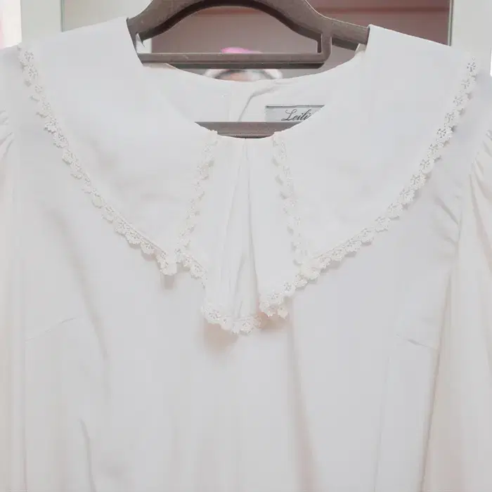 vintage collar blouse