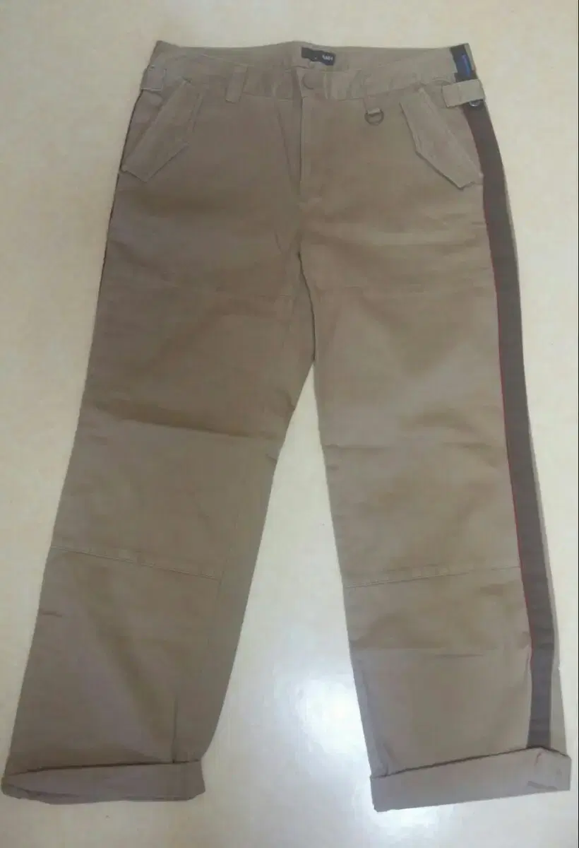 [36] AMH house beige rolled-up cotton pants