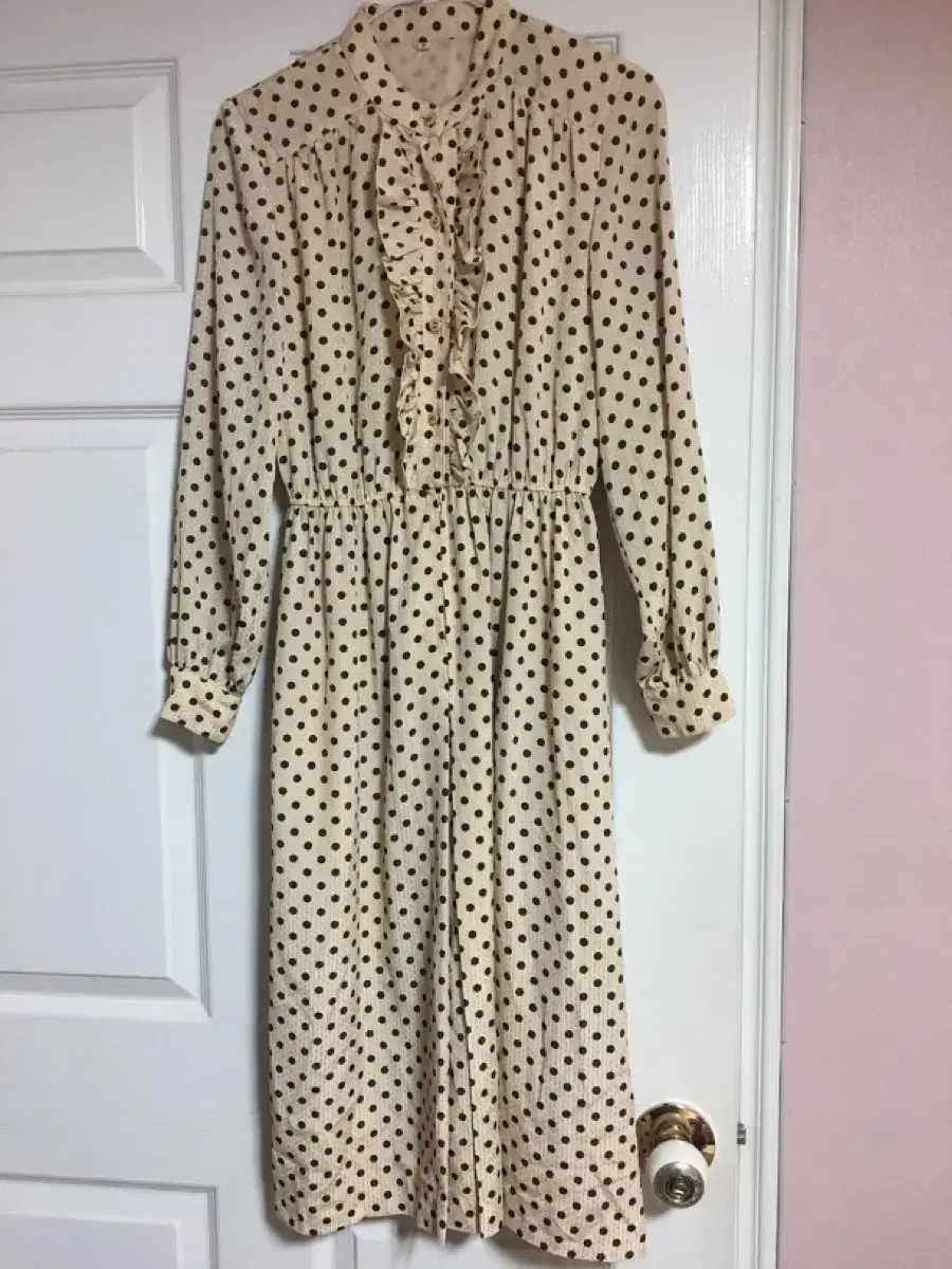 Cream Dot Vintage ONEPIECE