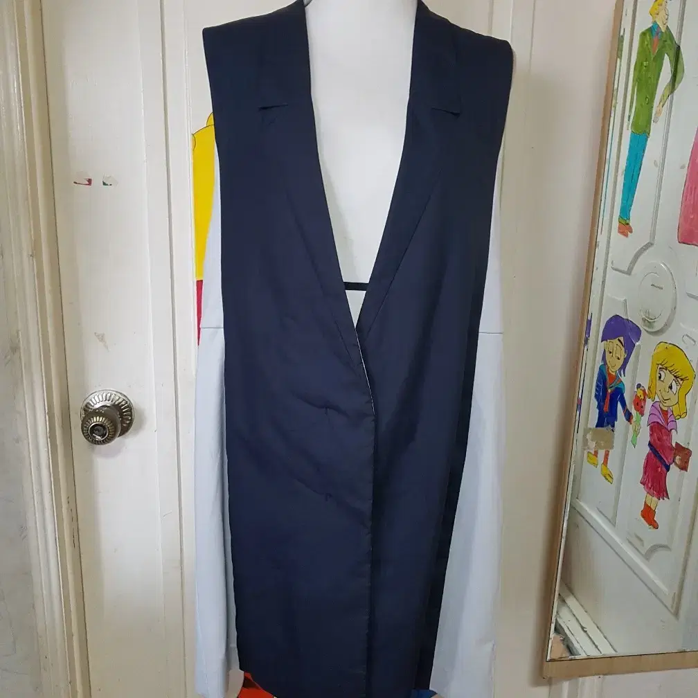 (66) Navy-colored long trench vest with slogan *Price down*