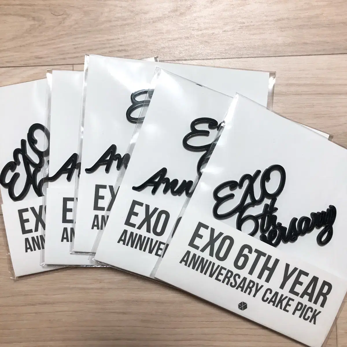 Exo 6th Anniversary Goods Cake Pin