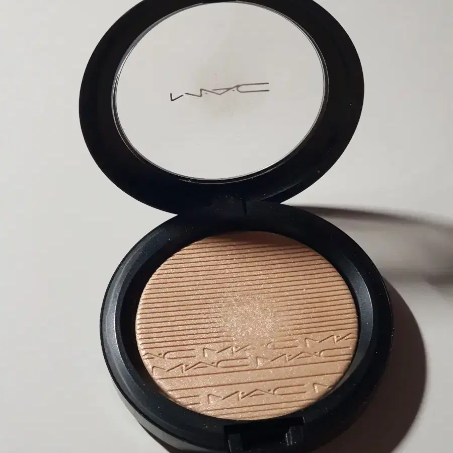 MAC 맥 하이라이터 스킨피니쉬 쇼골드 팝니다