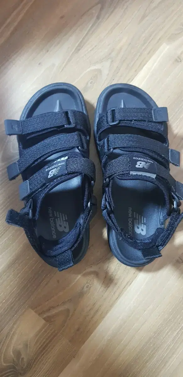 2018 New Balance Sandals 240