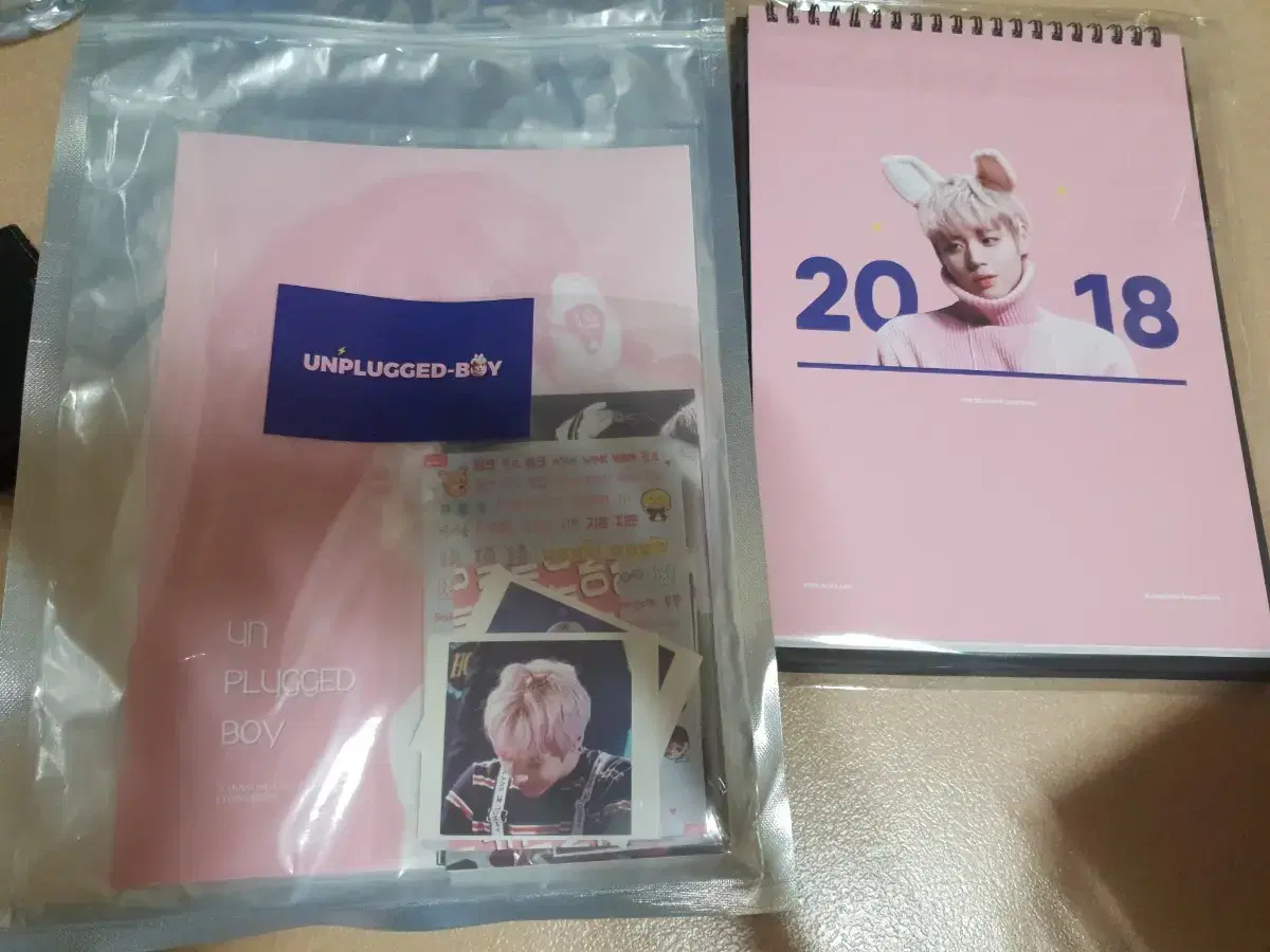 Anorib park jihoon season's greetings wts :)