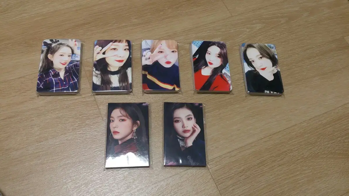 Red velvet photocard, fan sold separately1