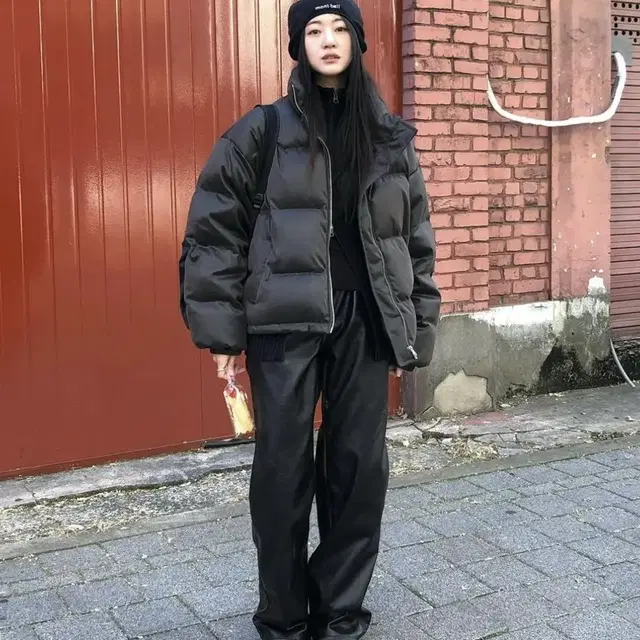 르(LE) - crack faux leather down jacket