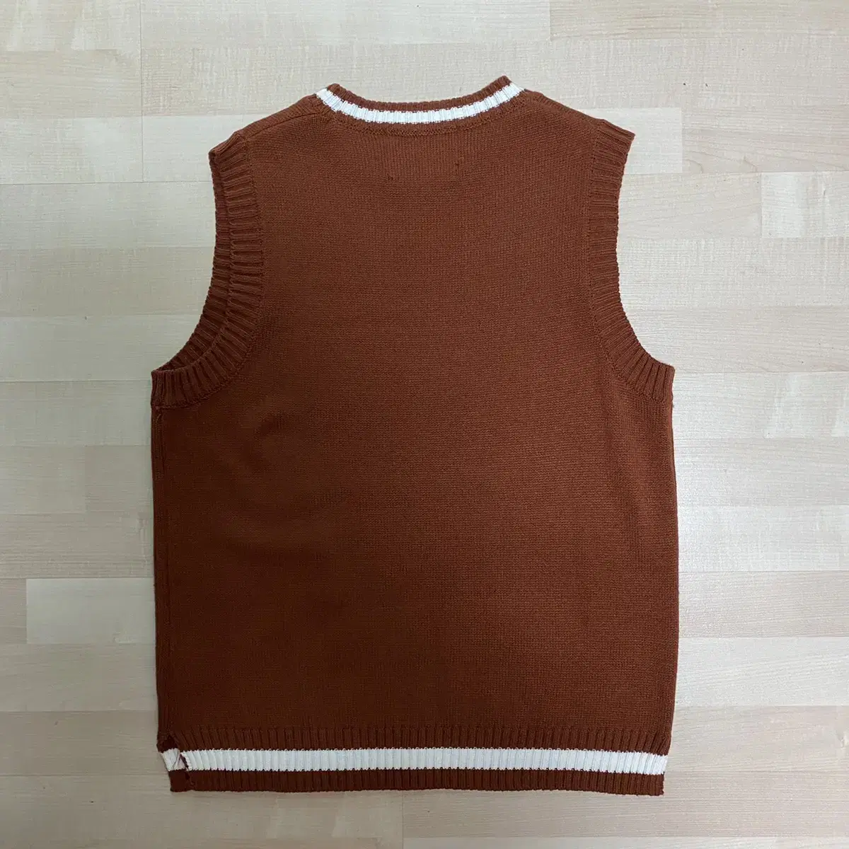 [FREE] Brown Knit Vest