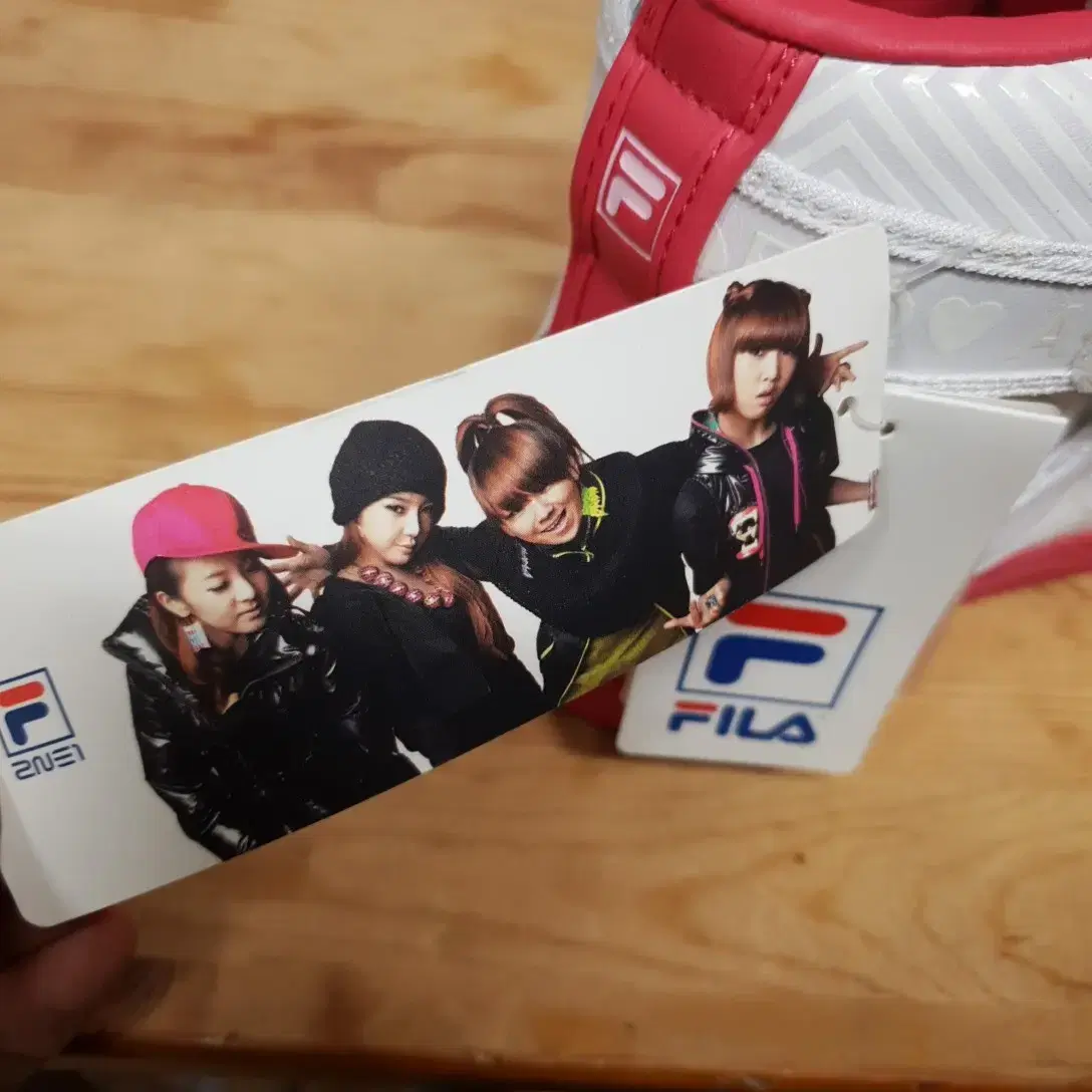 2ne1 FILA  콜라보 블랙잭 하이탑 스니커즈 23cm