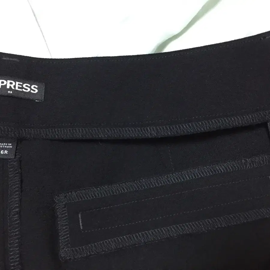 Express 정장 반바지