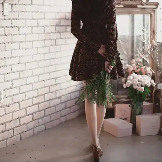 (무배) 밀크코코아 flower shadow lace dress