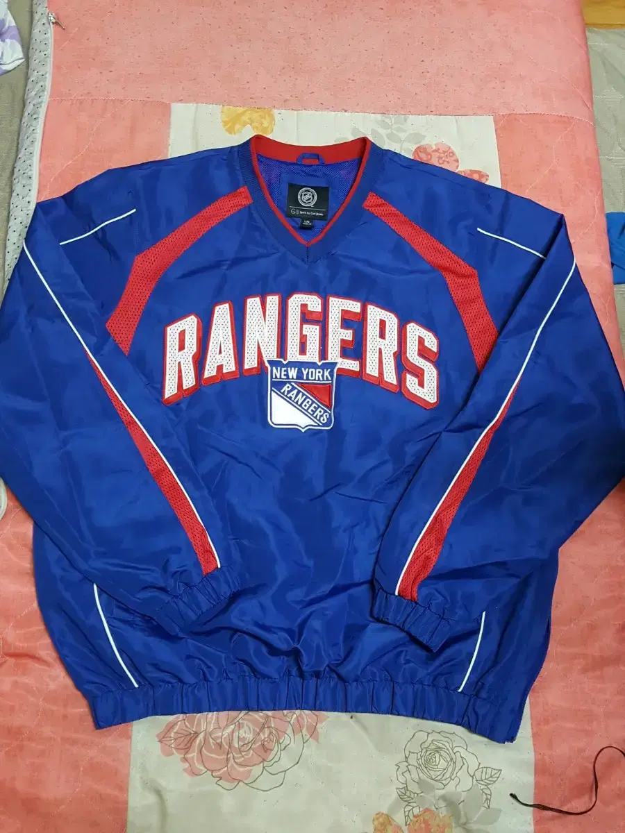 L Glll Sports NHL New York Rangers Anorak Warm Up Jumper Jacket