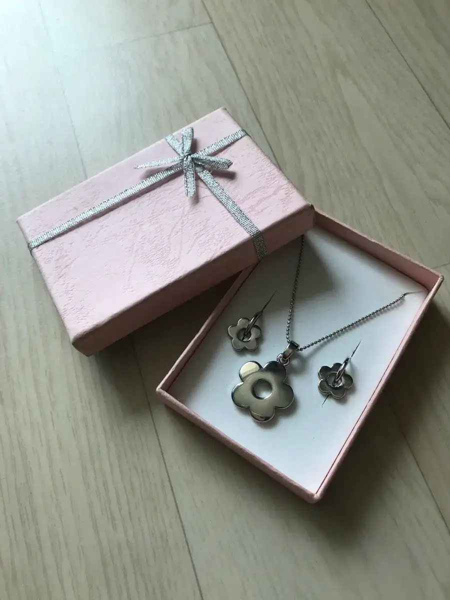 Necklace Earring Set