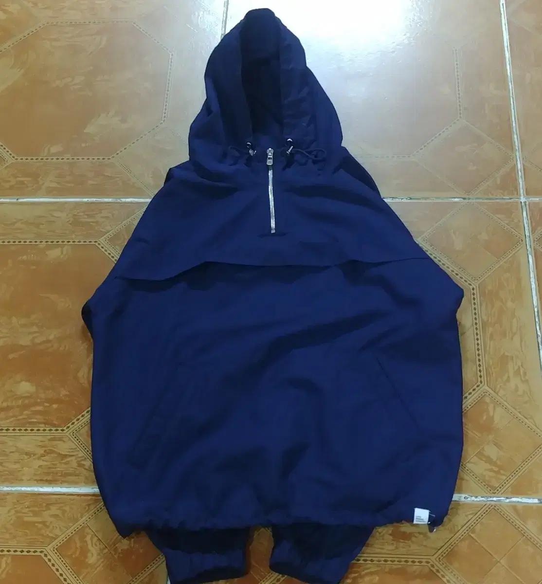 Lifelike anoraks (95