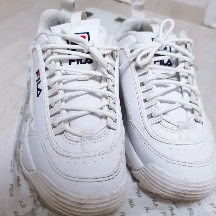 FILA 디스럽터2 220