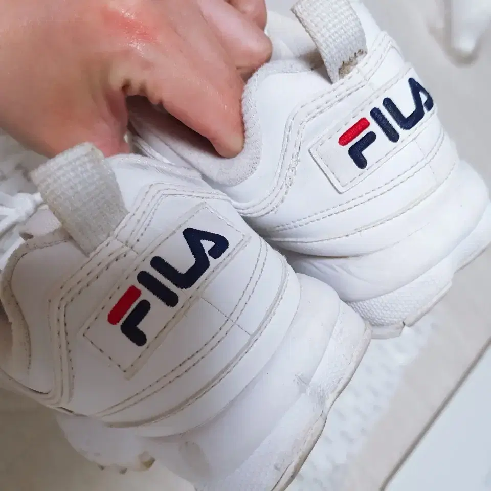 FILA 디스럽터2 220