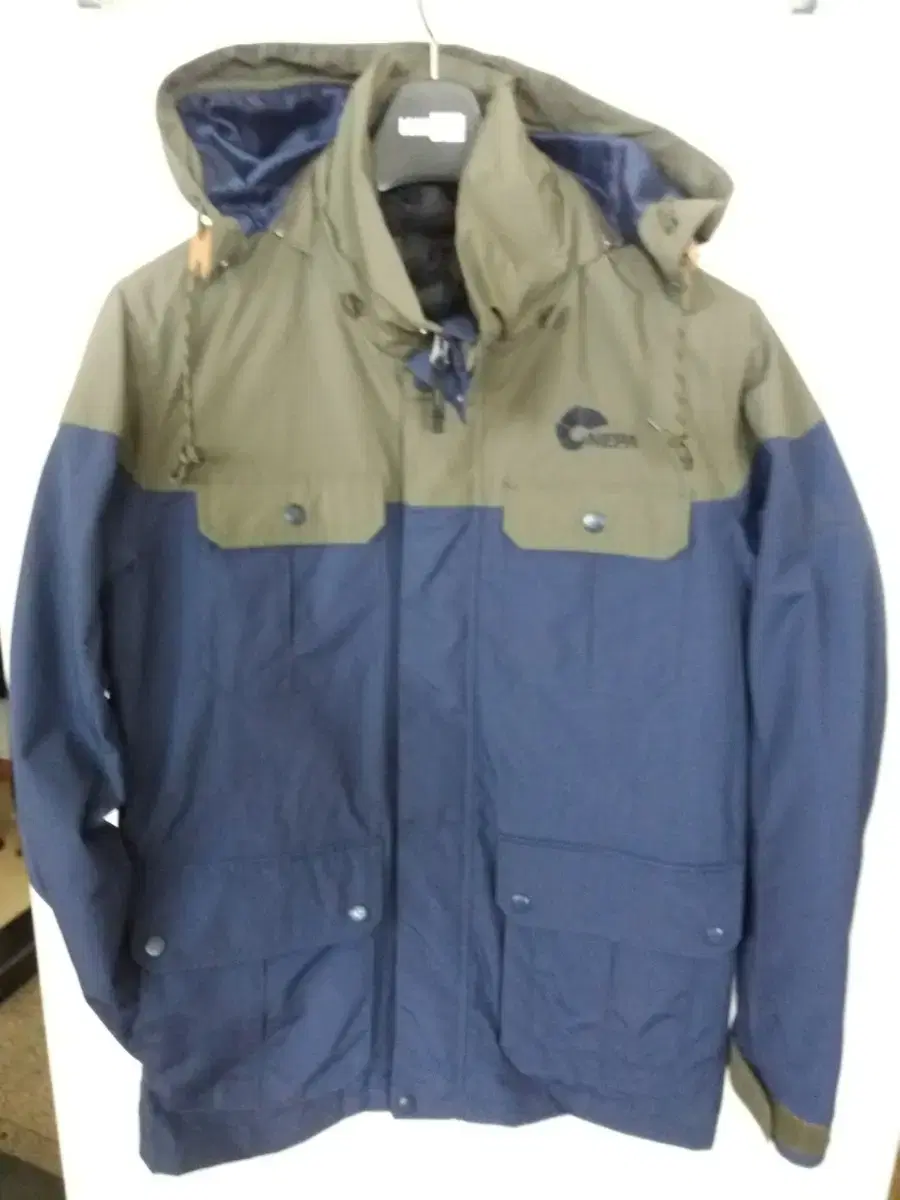 Outdoor jacket (size 100) New clothes (discounted price)