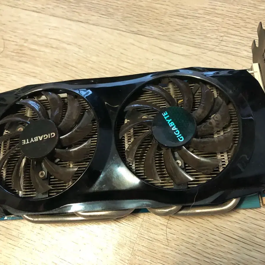 기가바이트 gtx 560 ti 팝니다