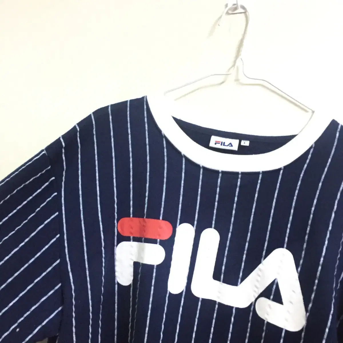 FILA 스트라이프 맨투맨