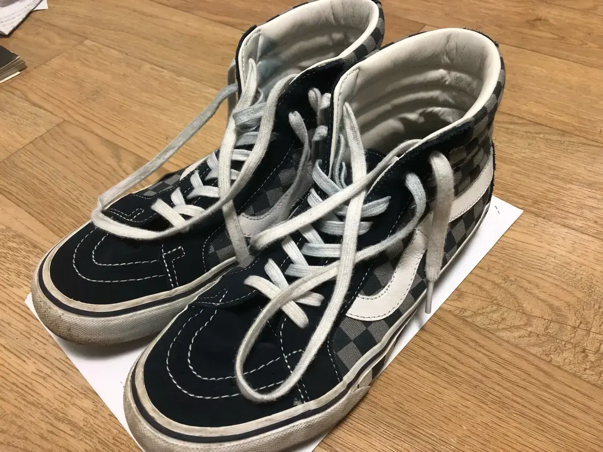 Vahn's sneakers