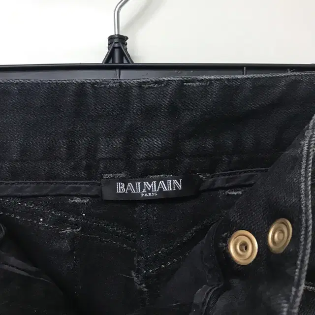 정품 balmain 바이커 진 블랙워싱 36