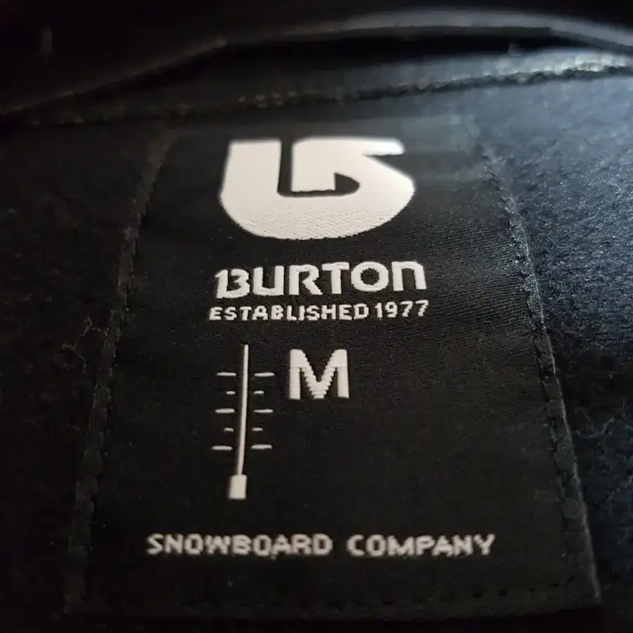 BURTON 버튼 기모 모자집업