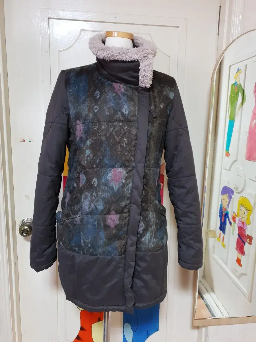 (55) Thousand Island patterned puffer coat *price reduced*.