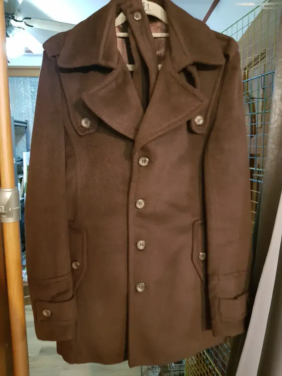 Brown coat cheaply sells~~.