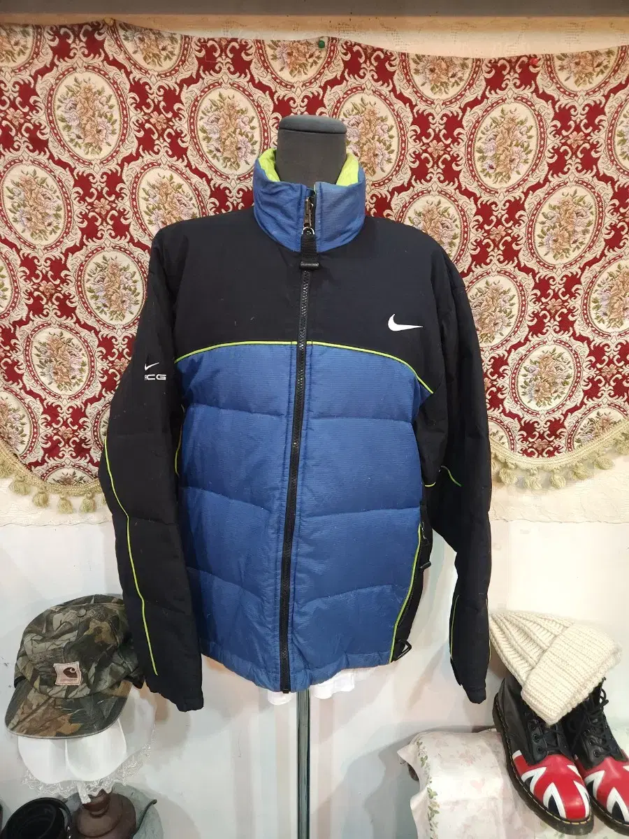 Nike 90's ACG Duck Padded Jumper VintageNike