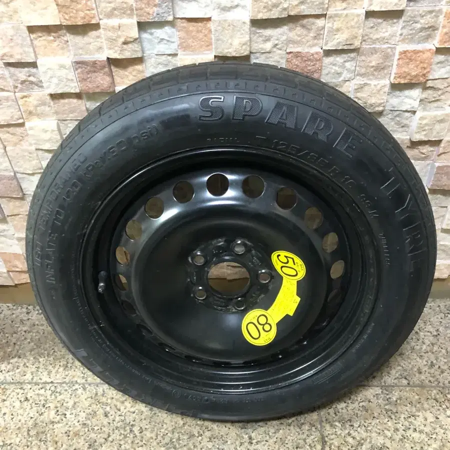 볼보 스페어 타이어 Pirelli 125 85 16