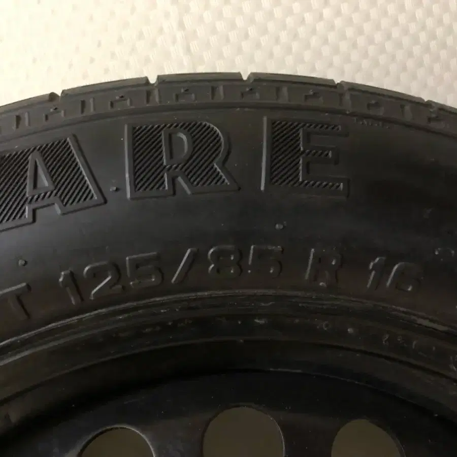 볼보 스페어 타이어 Pirelli 125 85 16